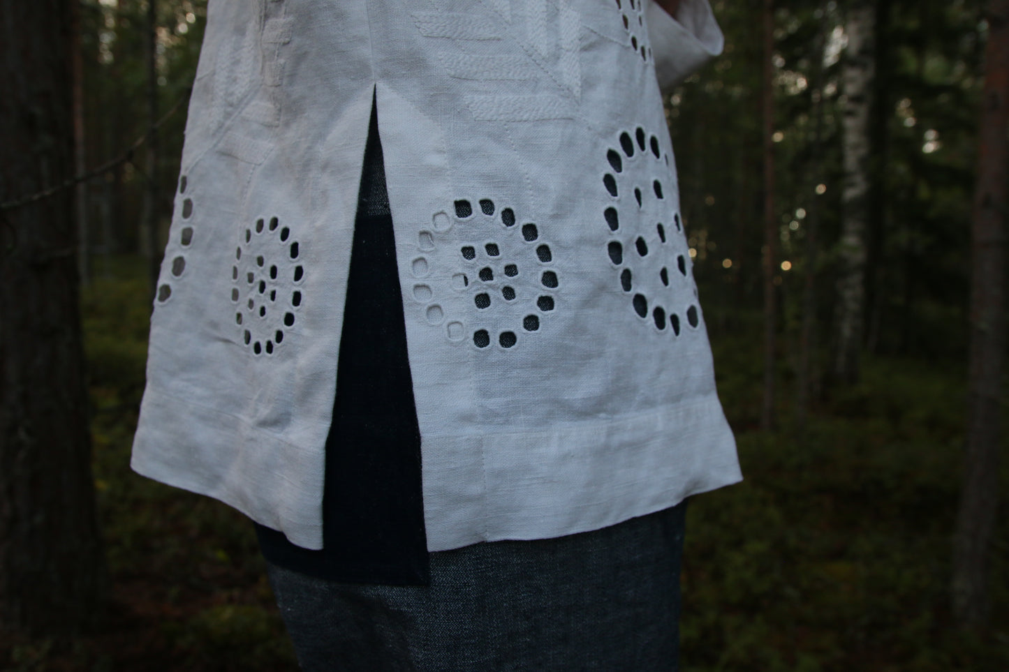 White embroidered linen table cloth button-up shirt XS-M