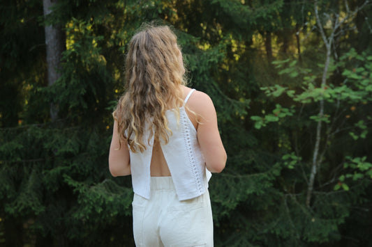 Square neck crop top with back slit - natural white tablecloth